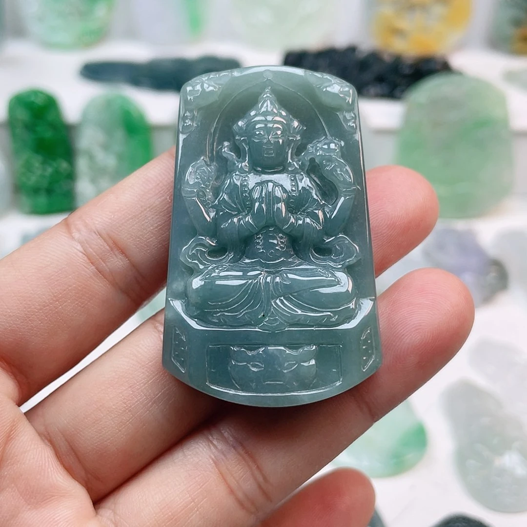 翡翠颈饰未镶嵌四臂观音