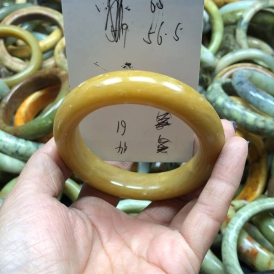 未镶嵌蛇纹石玉手镯