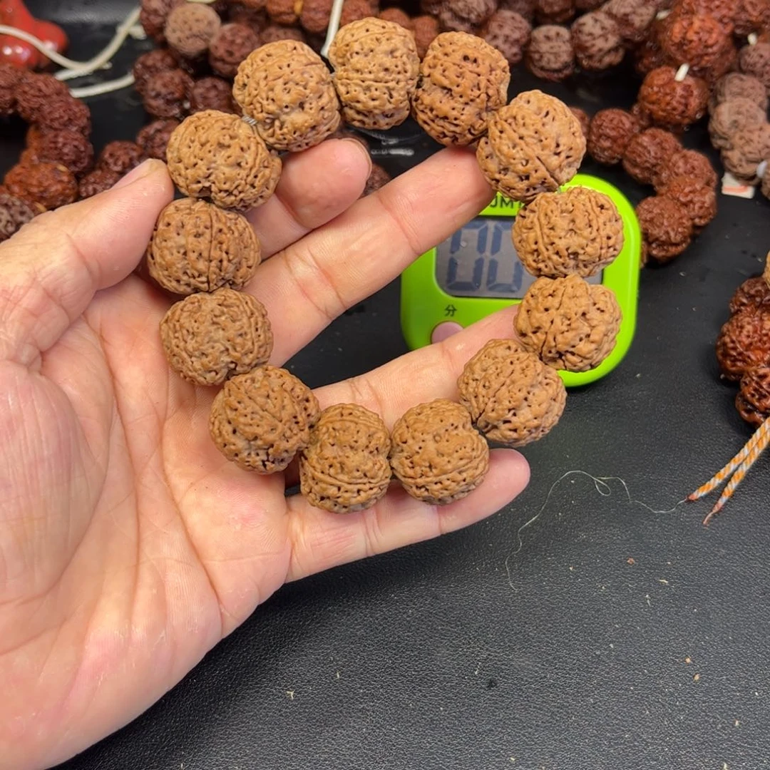 、***吊坠金刚菩提25尺豆腐块