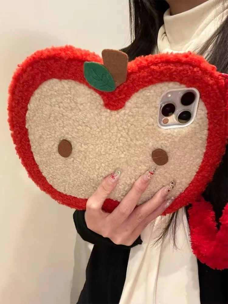 秋冬个性毛绒红苹果翻盖手提适用iPhone17pro手机壳苹果16pro新15
