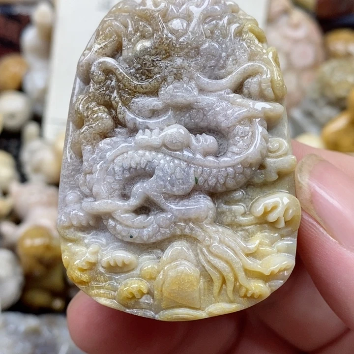 颈饰未镶嵌硅化珊瑚（珊瑚玉）