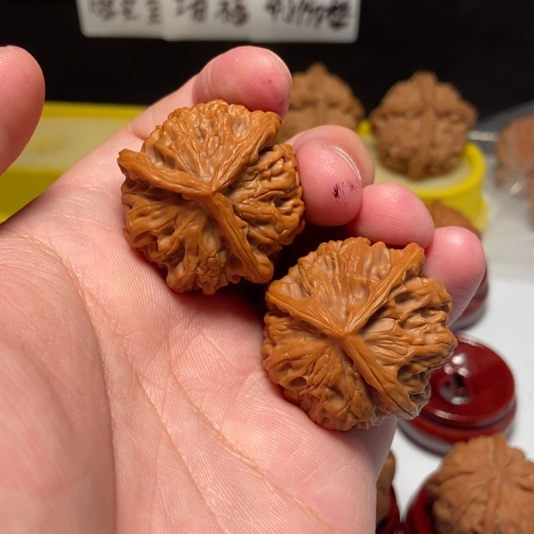 吊坠文玩核桃铁*。花王