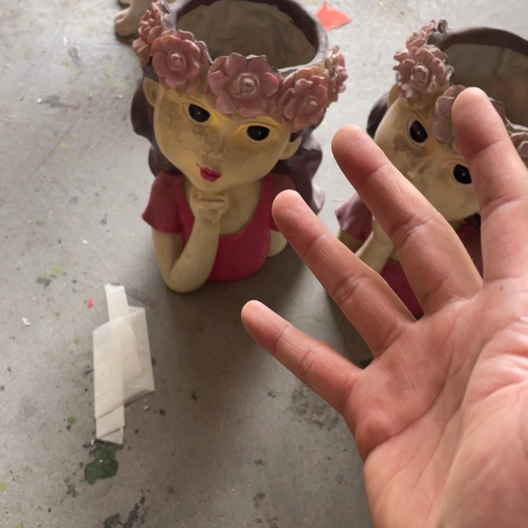 【闪购商品】树脂粉色沉思女孩盆