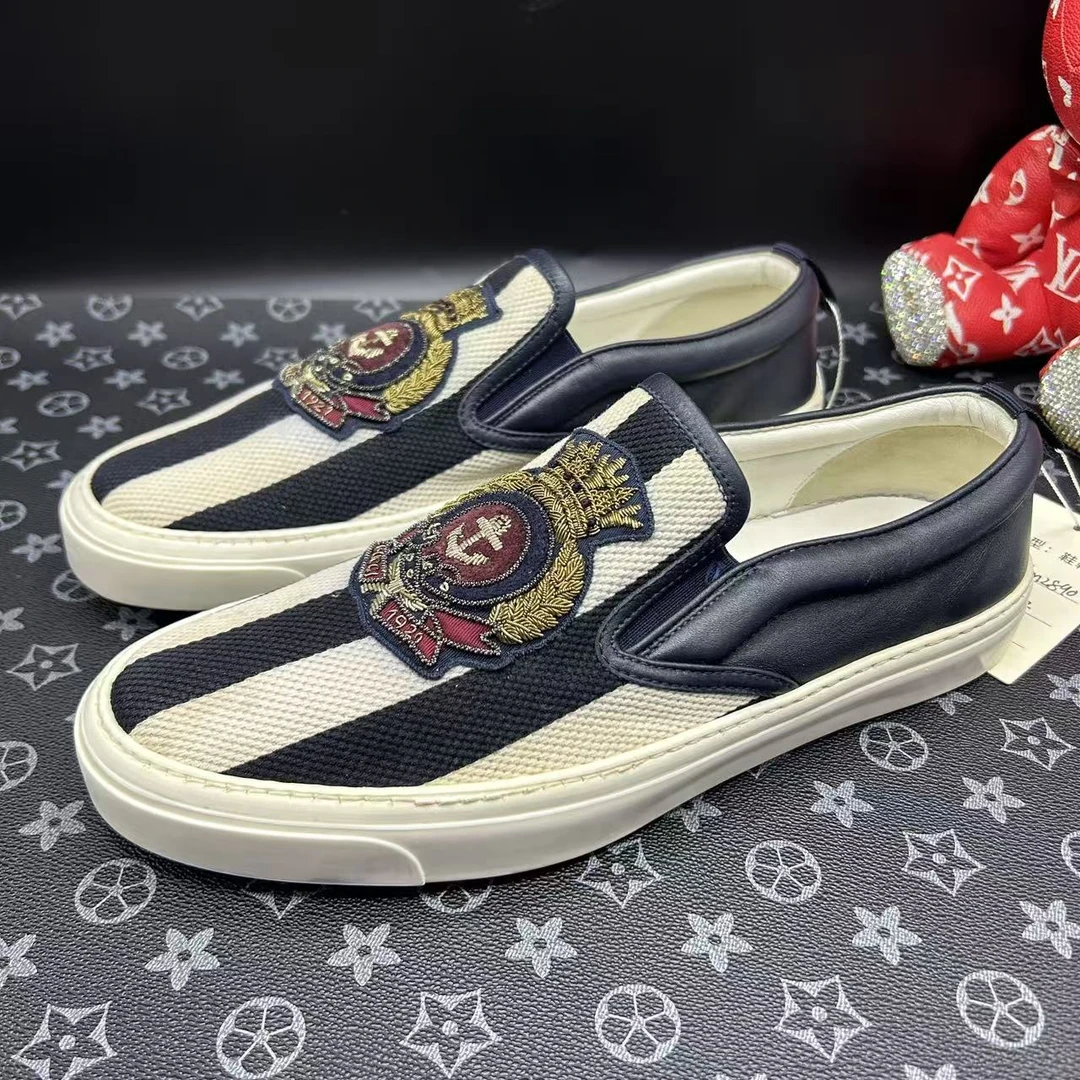 95新 GUCCI/古驰 休闲板鞋刺绣一脚蹬40欧码ddm2890