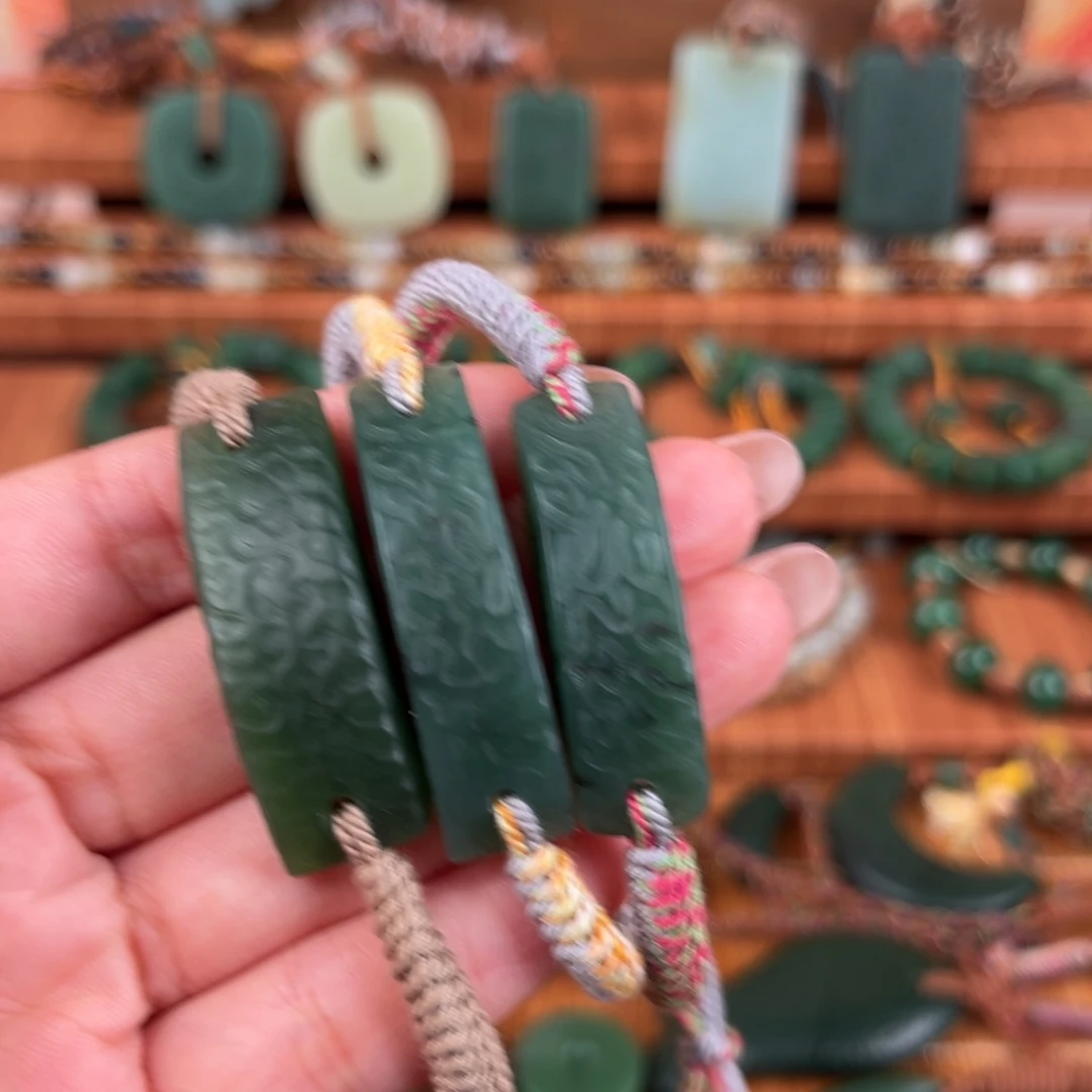 和田玉（糖玉）未镶嵌颈饰