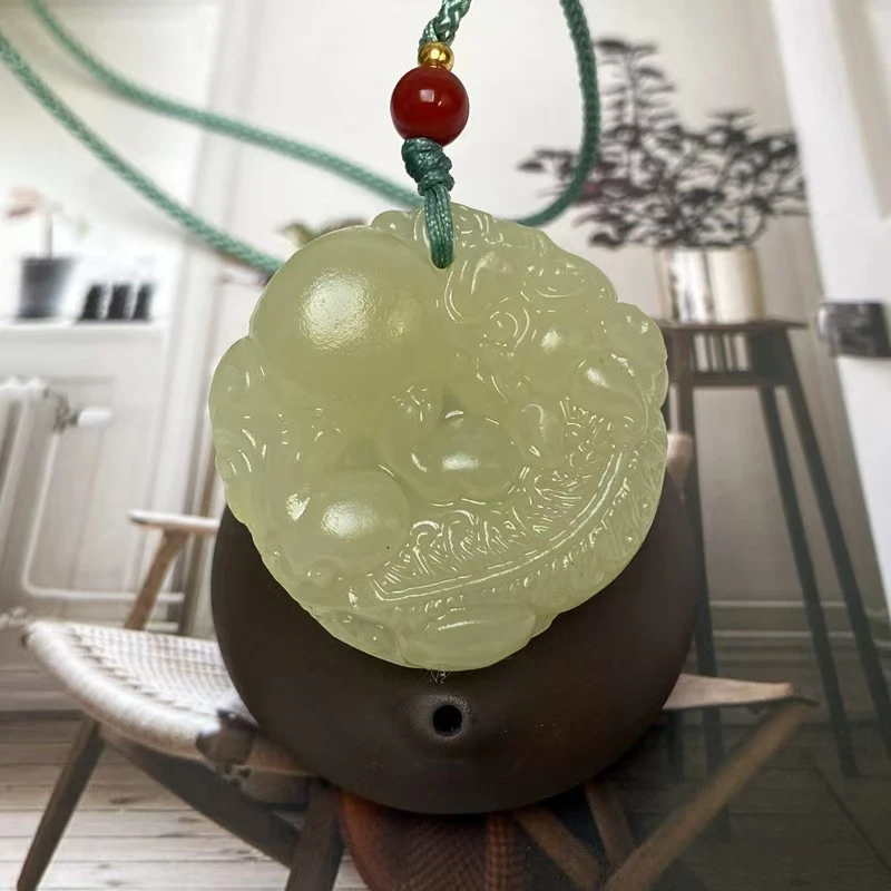 新疆油青老料有求必应貔貅吊坠