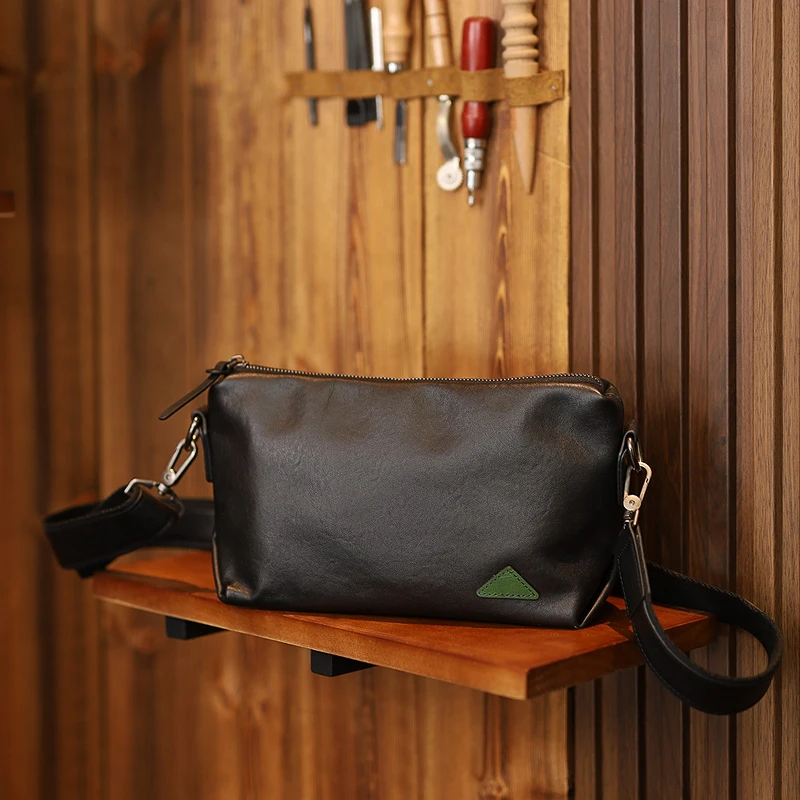 2025新款男士头层牛皮单肩包斜挎包高级感男包潮流百搭手机包