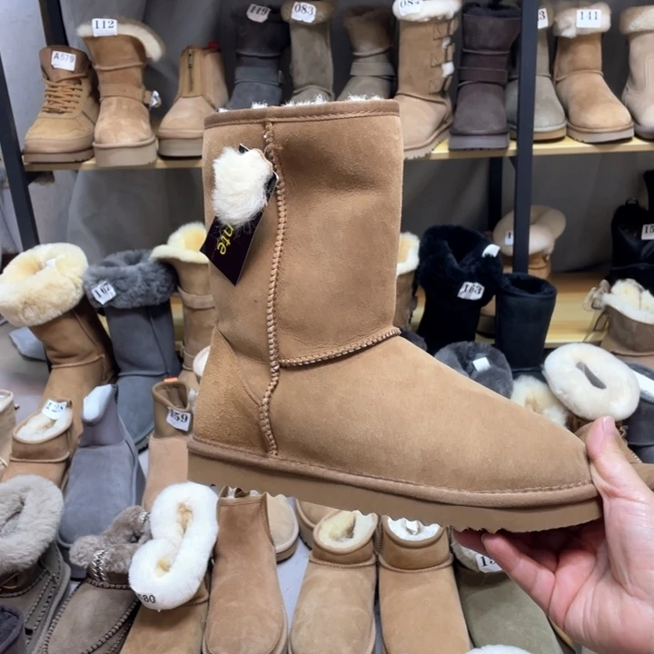 36码栗色中筒雪地靴