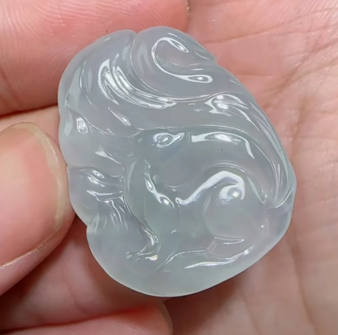 九尾狐冰种玉石精美雕刻女士颈饰