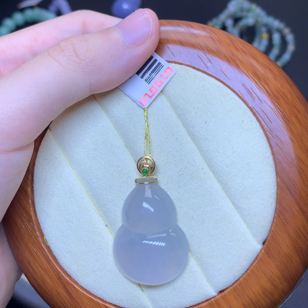 颈饰18K金镶嵌翡翠天然