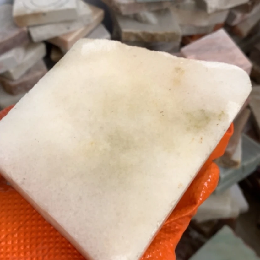 【闪购商品】石英质玉手镯未镶嵌白冰飘绿