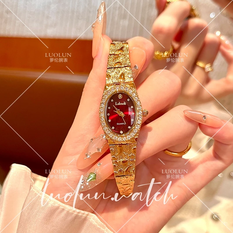 【萝伦】时髦中古风金色钢带手表个性时尚气质女士手表腕表 631