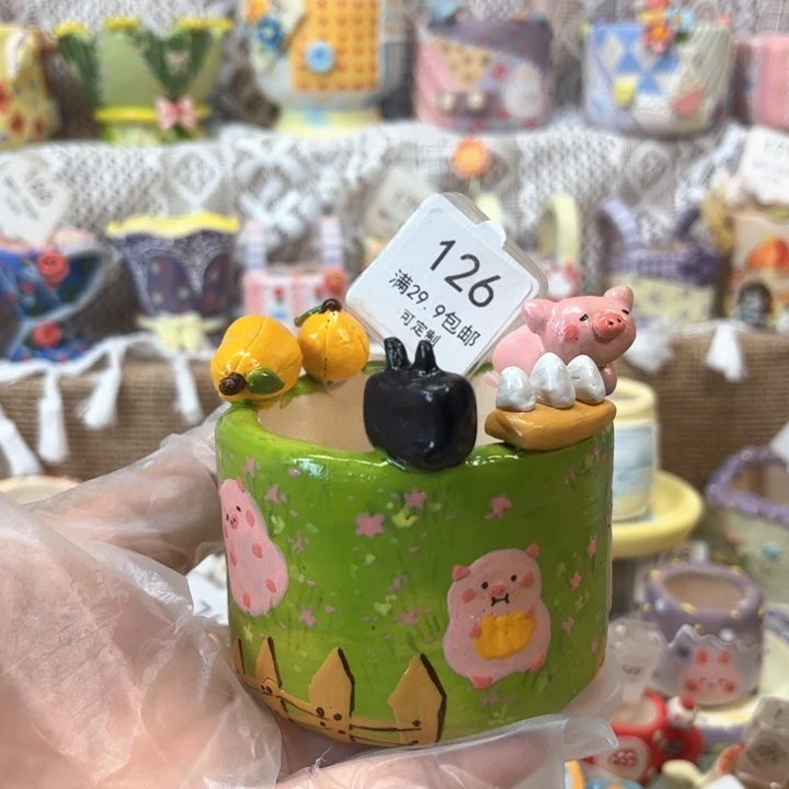 126猪猪花盆手绘花盆