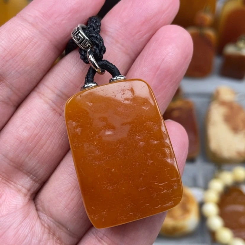 【闪购商品】未镶嵌颈饰琥珀