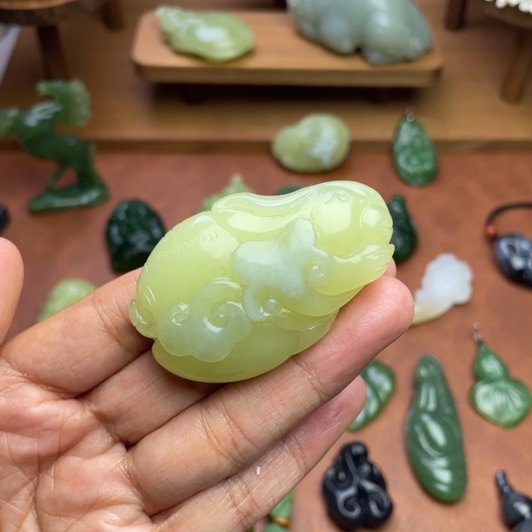 和田玉未镶嵌颈饰