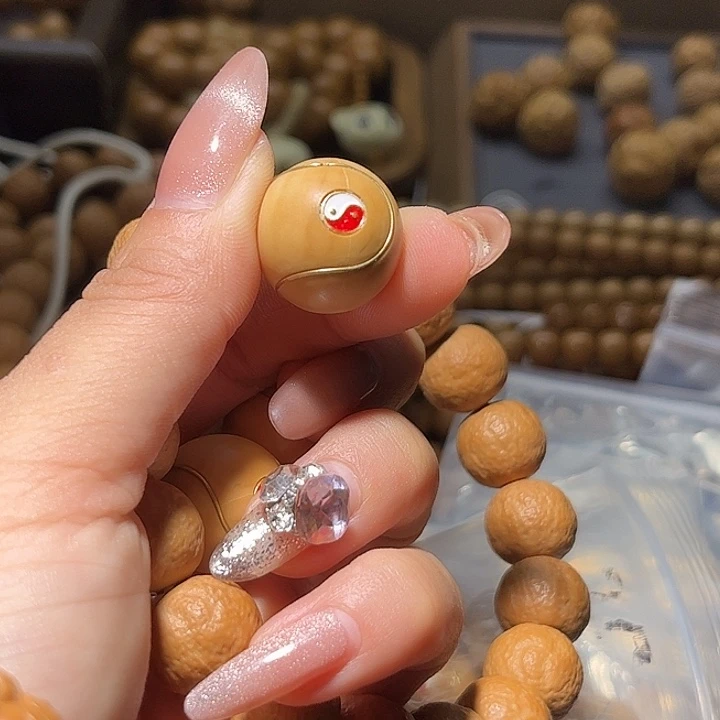 岁***好吊坠猴头核桃太极单颗全品无瑕