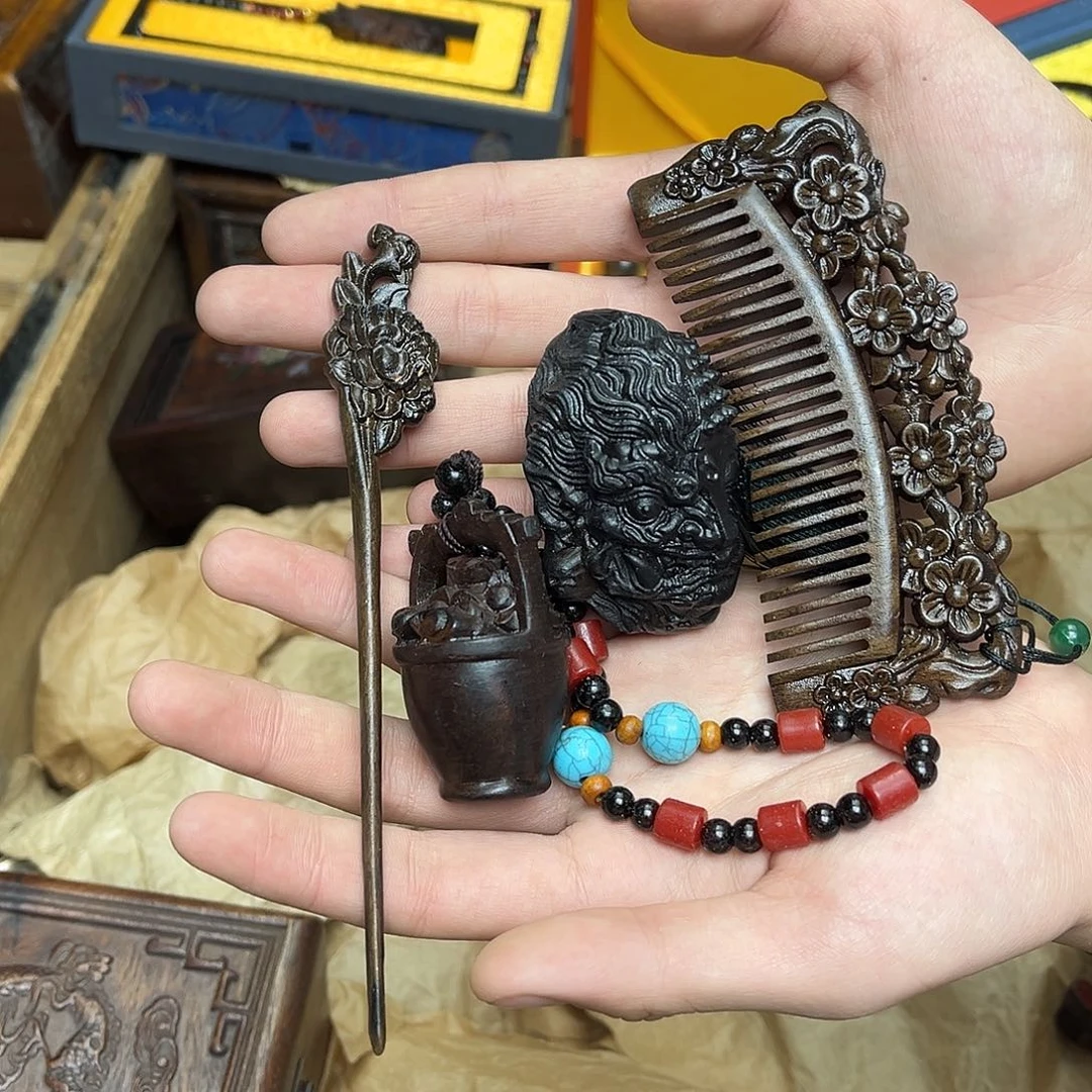 大叶紫檀（黑酸枝木类）