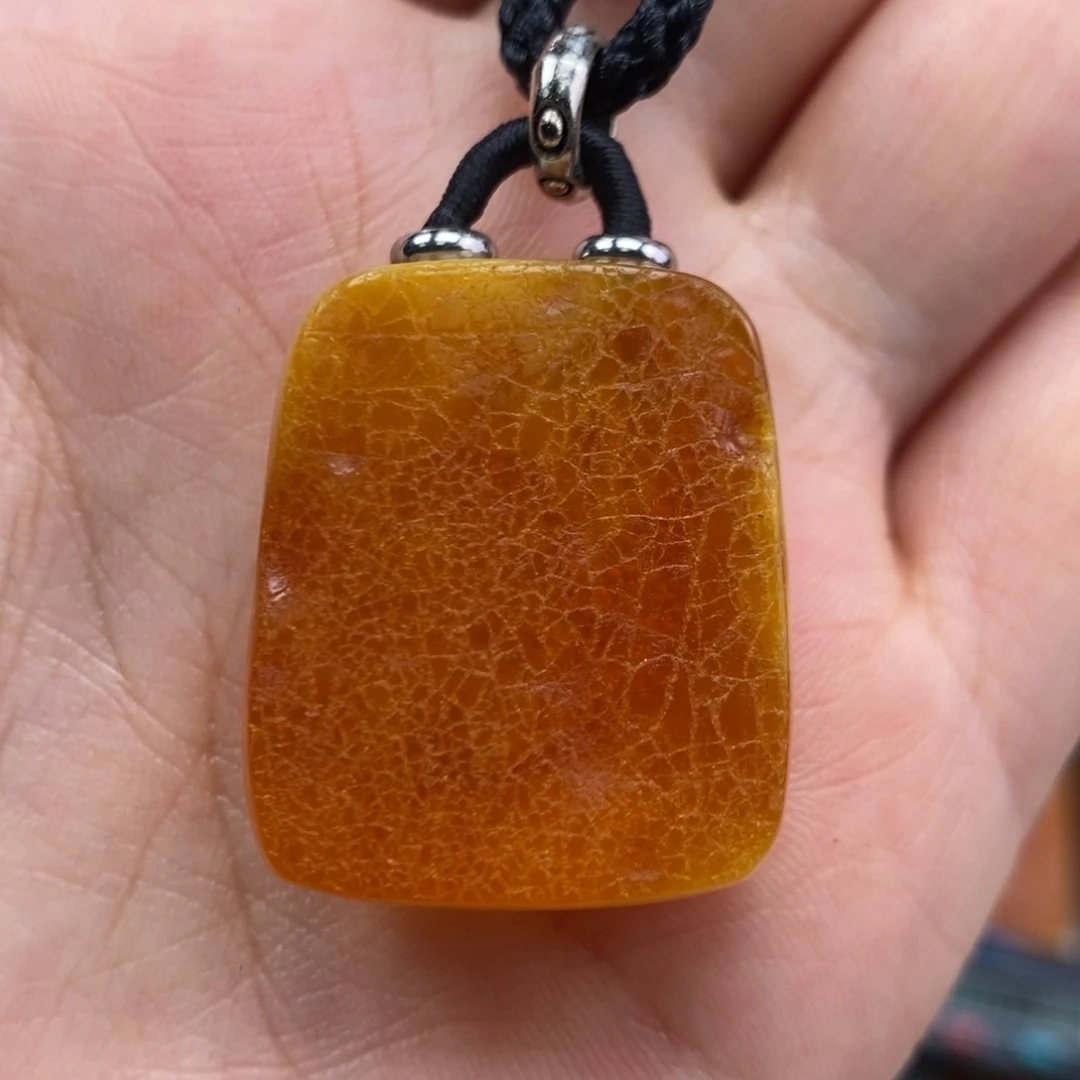 琥珀吊坠(赠链)未镶嵌