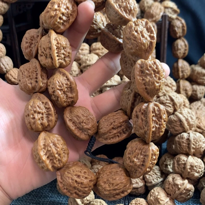 文玩核桃吊坠蜡皮鸡