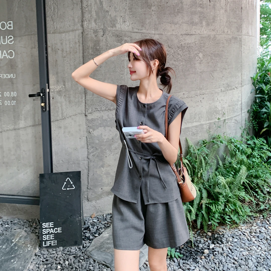 复古老钱风马甲套装女夏2025新款气质显瘦无袖上衣阔腿短裤两件套