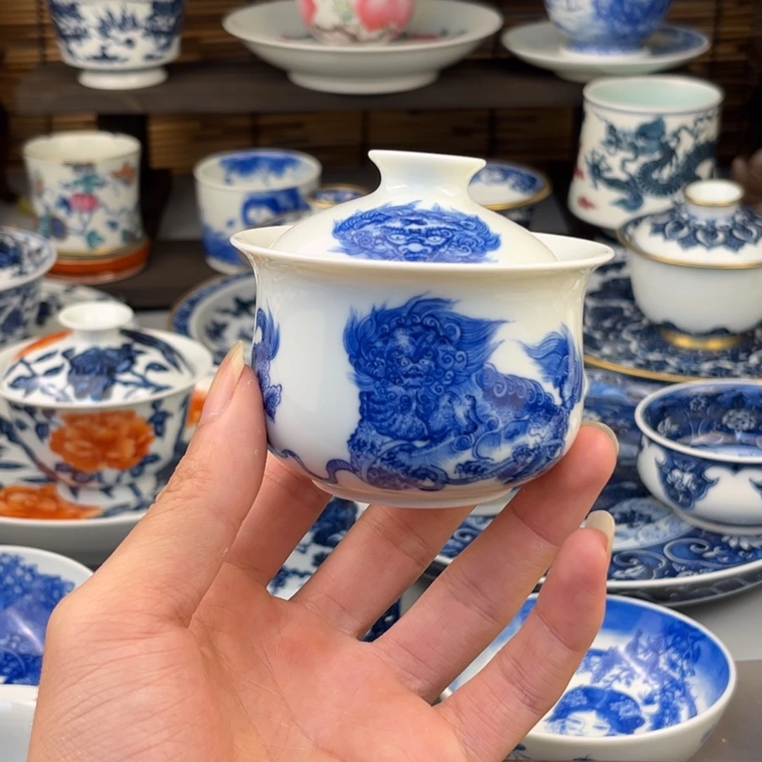 盖碗有个小狮子眼睛淡了哈哈哈