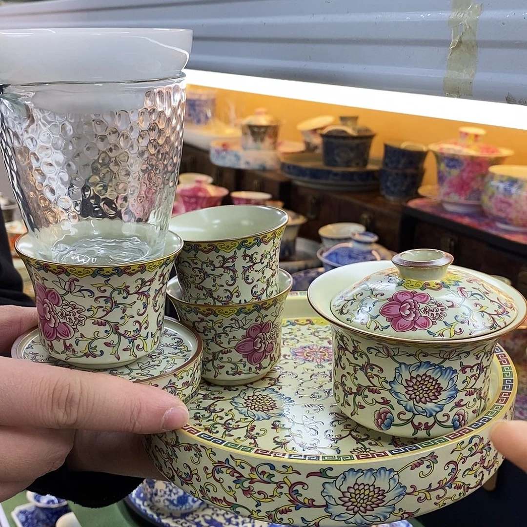 盖碗和小火煎成一块金黄