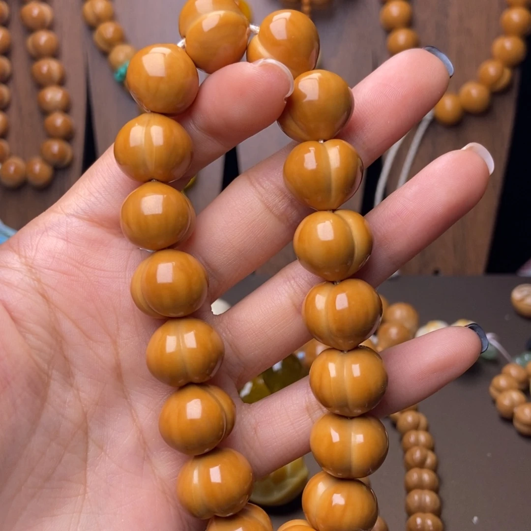 猴头核桃吊坠手持