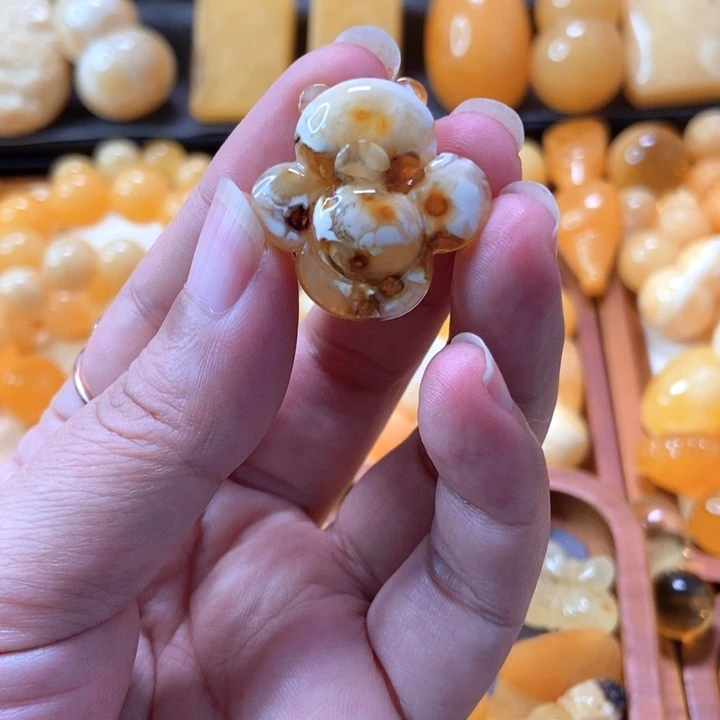 琥珀未镶嵌珠宝奇石