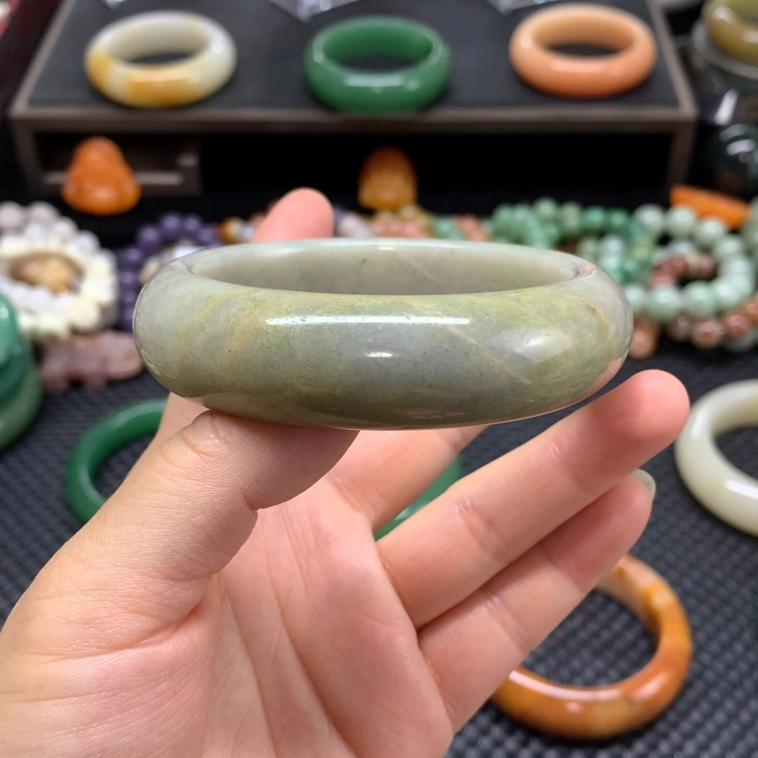 石英质玉手镯未镶嵌