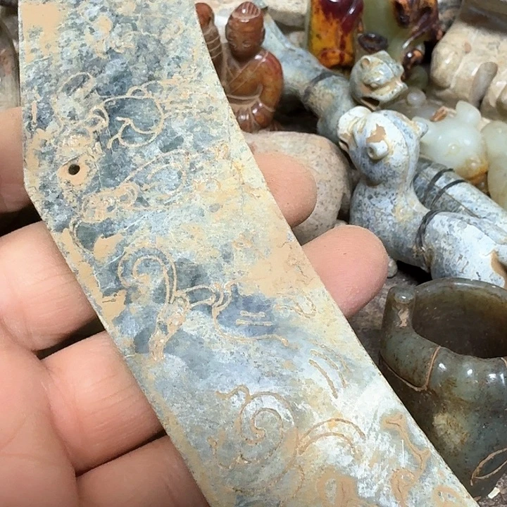 和田玉颈饰未镶嵌