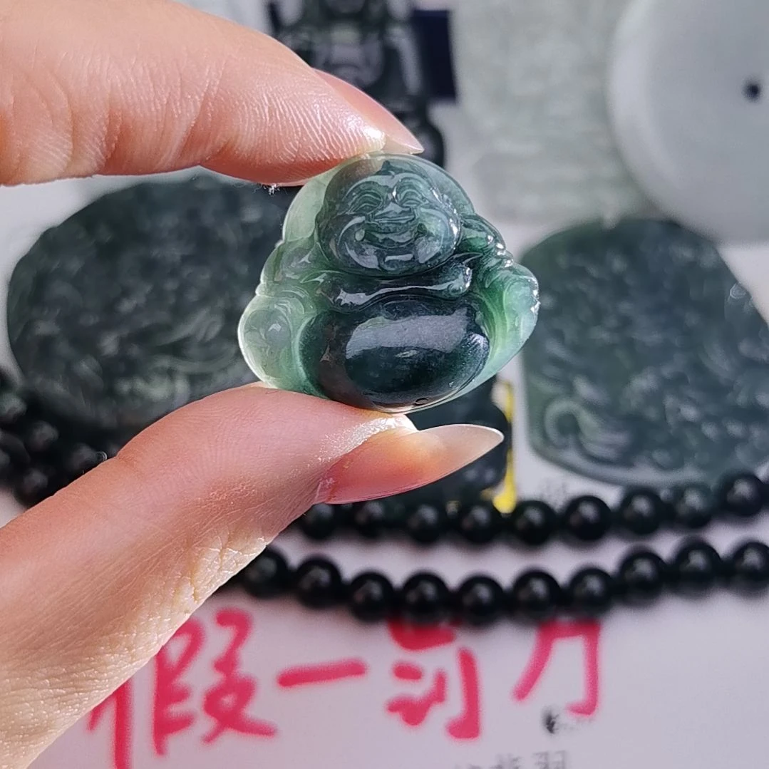 翡翠颈饰未镶嵌天然的A货翡翠多样性发货