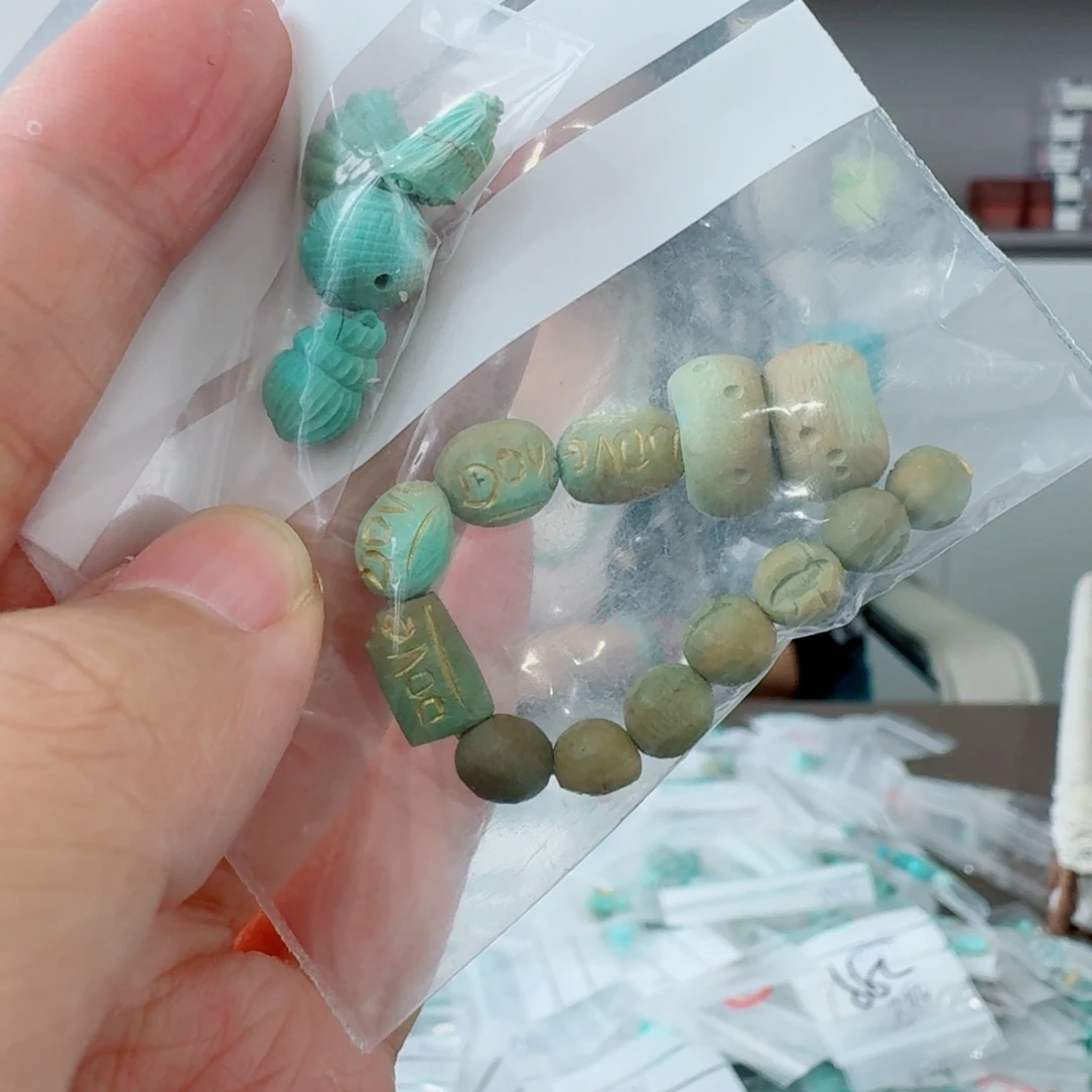 未镶嵌绿松石珠宝奇石