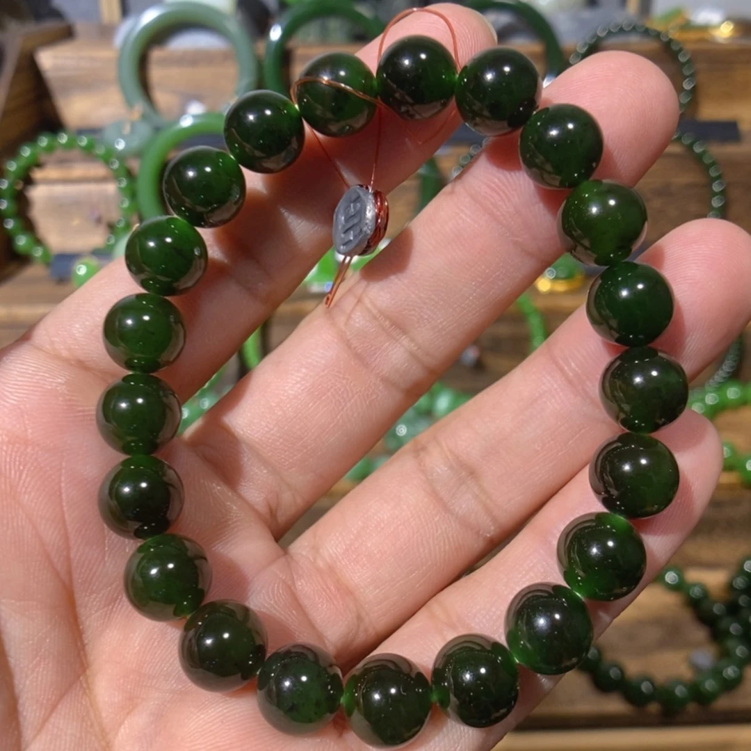 【闪购商品】吊坠(不含链)未镶嵌和田玉巴料聚红皮菠菜绿手串10