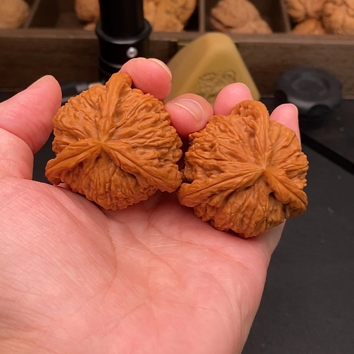 隔***爱把件文玩核桃白奔