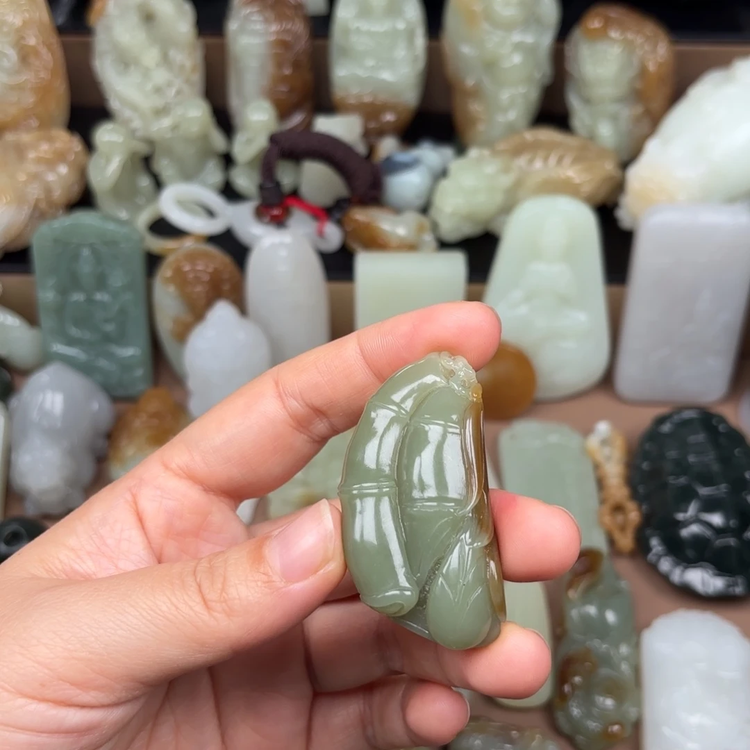 颈饰未镶嵌和田玉