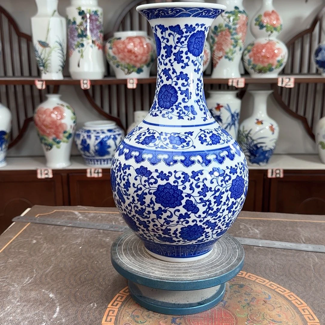 摆件景德镇陶瓷缠枝