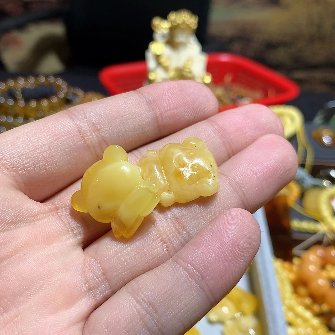 未镶嵌琥珀珠宝奇石莹