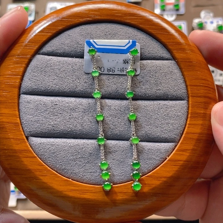 翡翠银S925镶嵌颈饰你***好翡翠耳坠