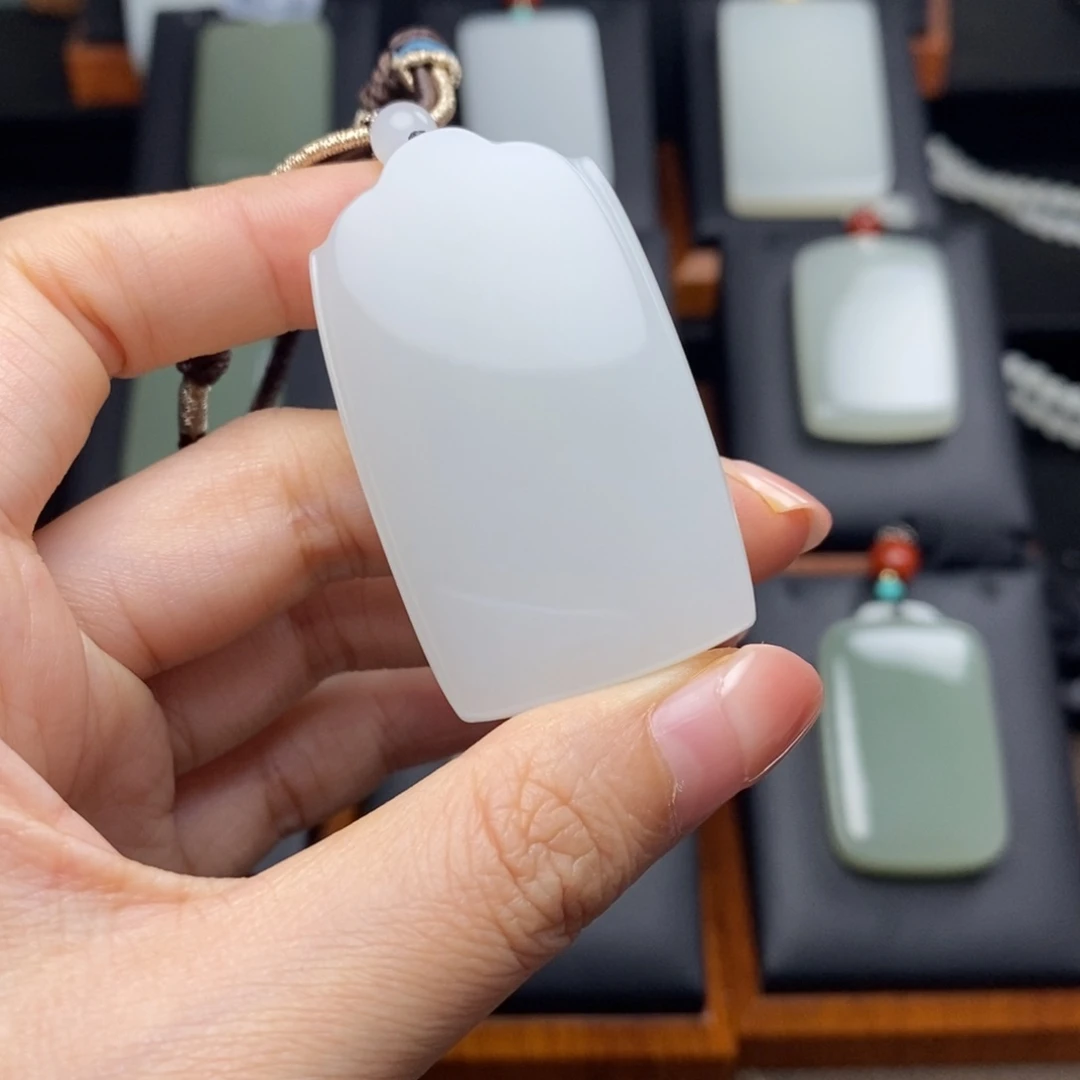 和田玉未镶嵌颈饰淘*