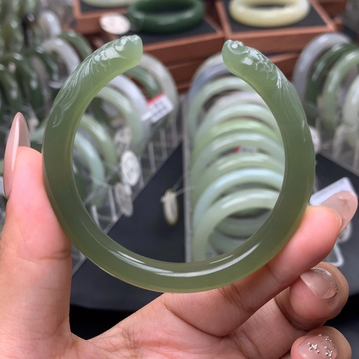 未镶嵌手镯和田玉51