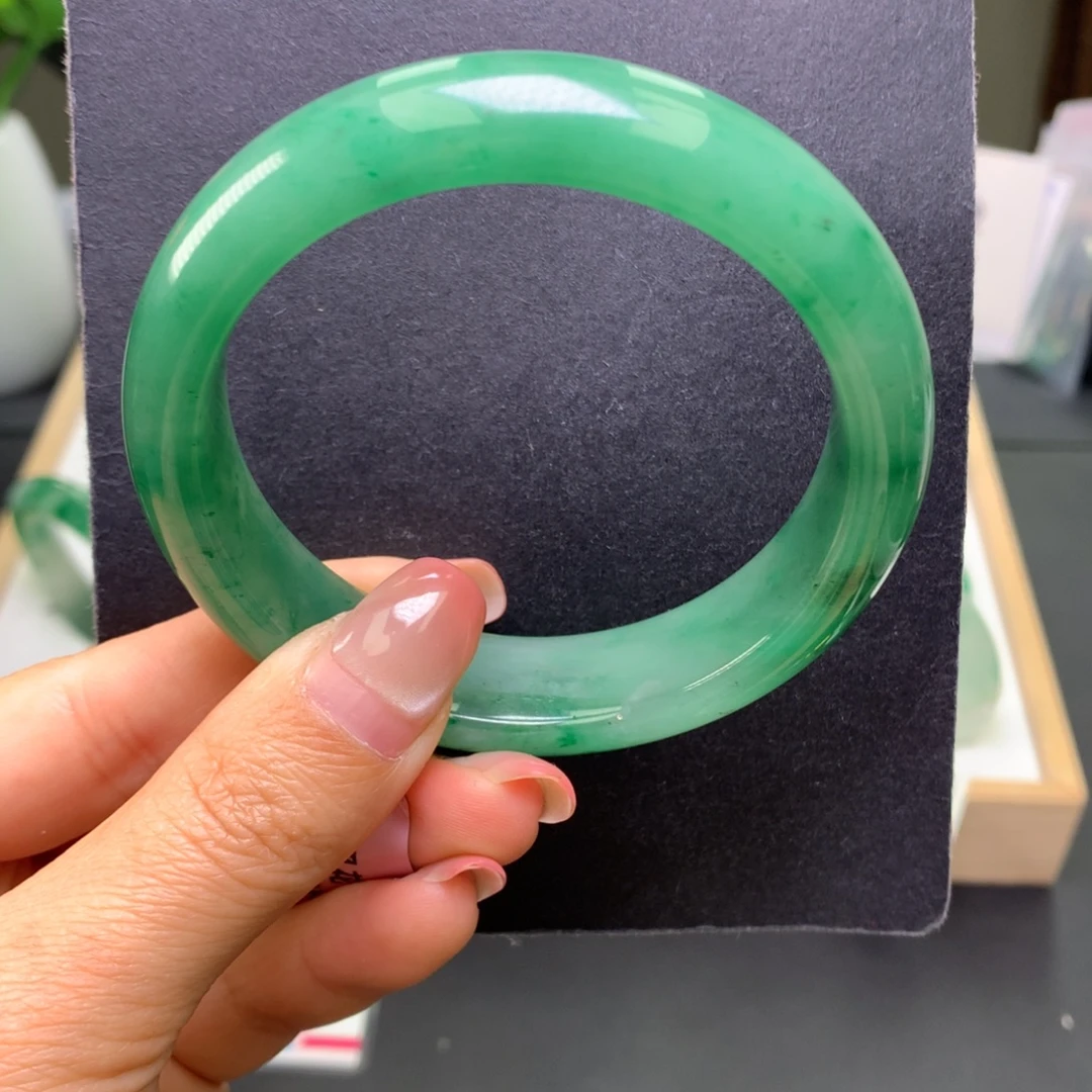 石英质玉（非洲翠）未镶嵌手镯6061满绿