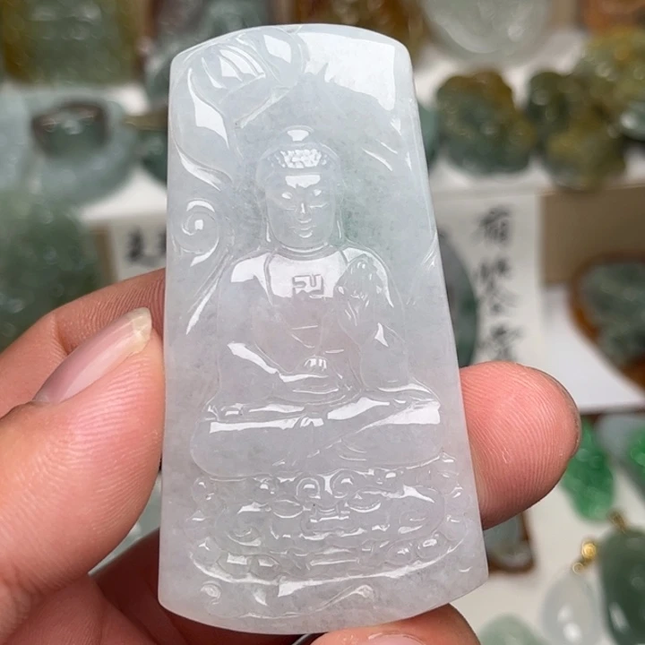 翡翠未镶嵌颈饰大日如来