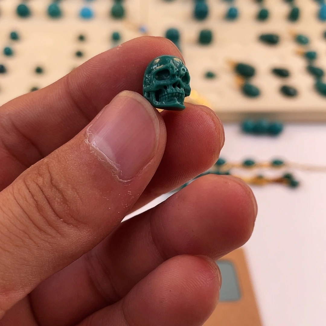 绿松石未镶嵌颈饰