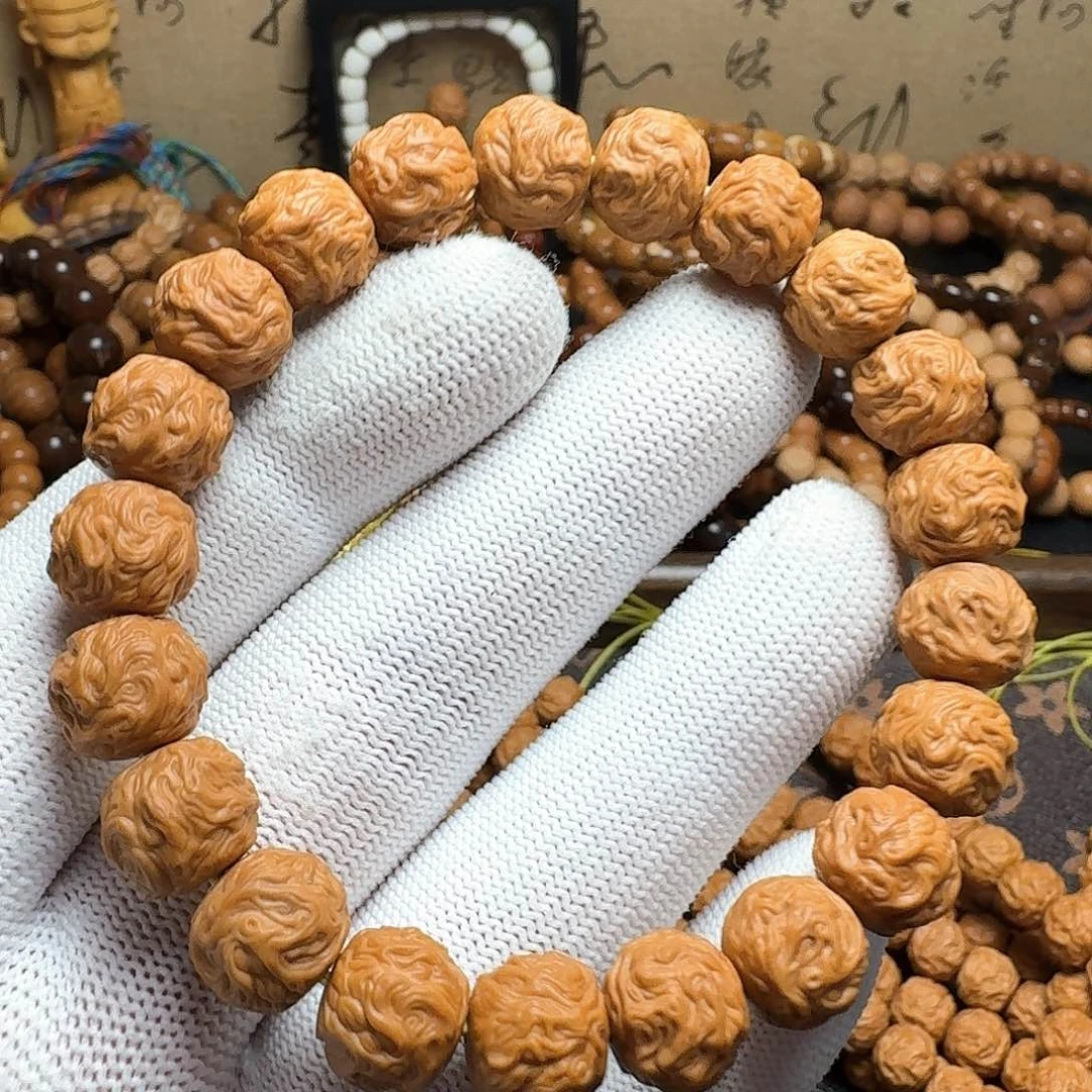 猴头核桃吊坠龙蛇之变