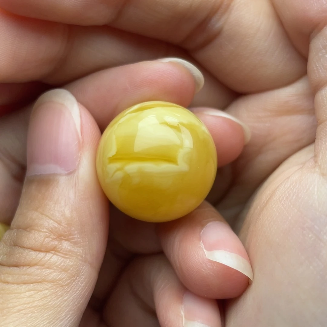 琥珀未镶嵌颈饰浓蜡妖花