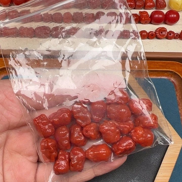 未镶嵌趴着的貔貅卡11✖️15单珠南红玛瑙