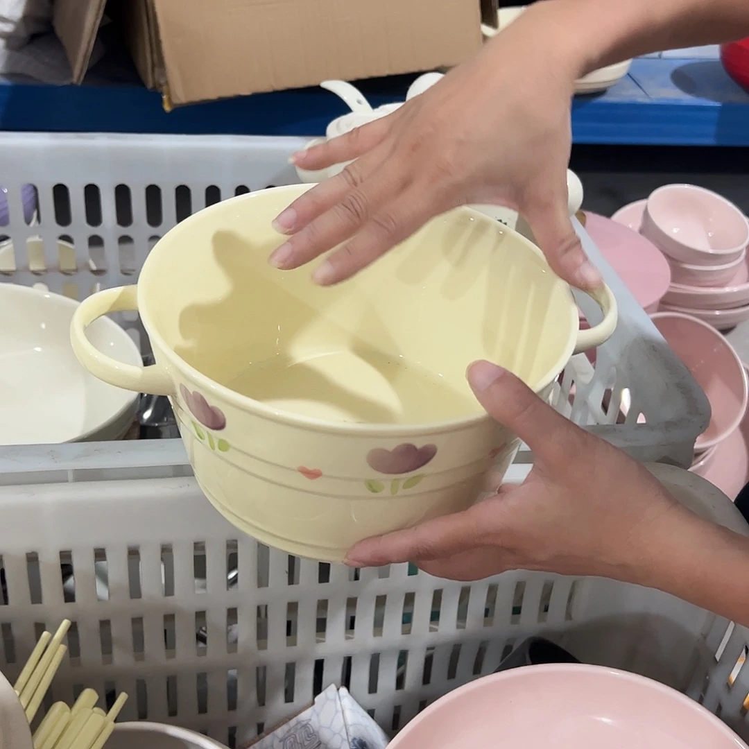 瓷片郁金香汤桶一个