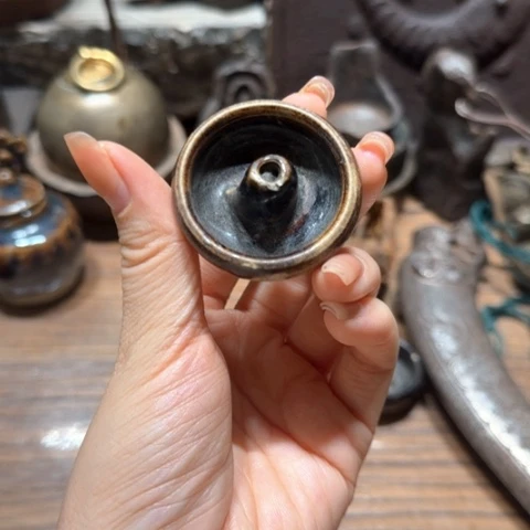 旗***盛陶瓷一个小小的瓷油灯