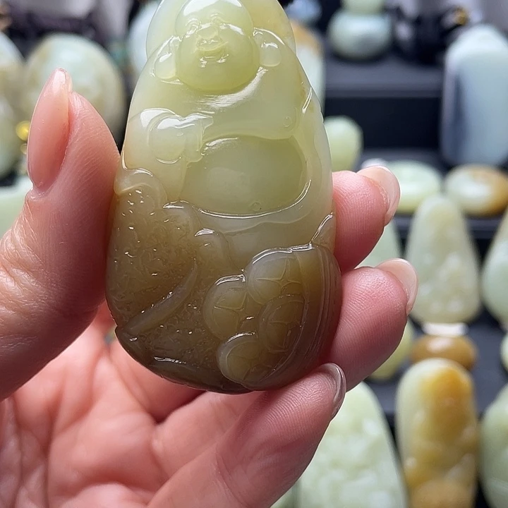 o***О和田玉（糖玉）未镶嵌颈饰