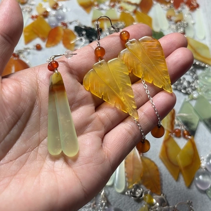 蛇纹石玉合金吊坠